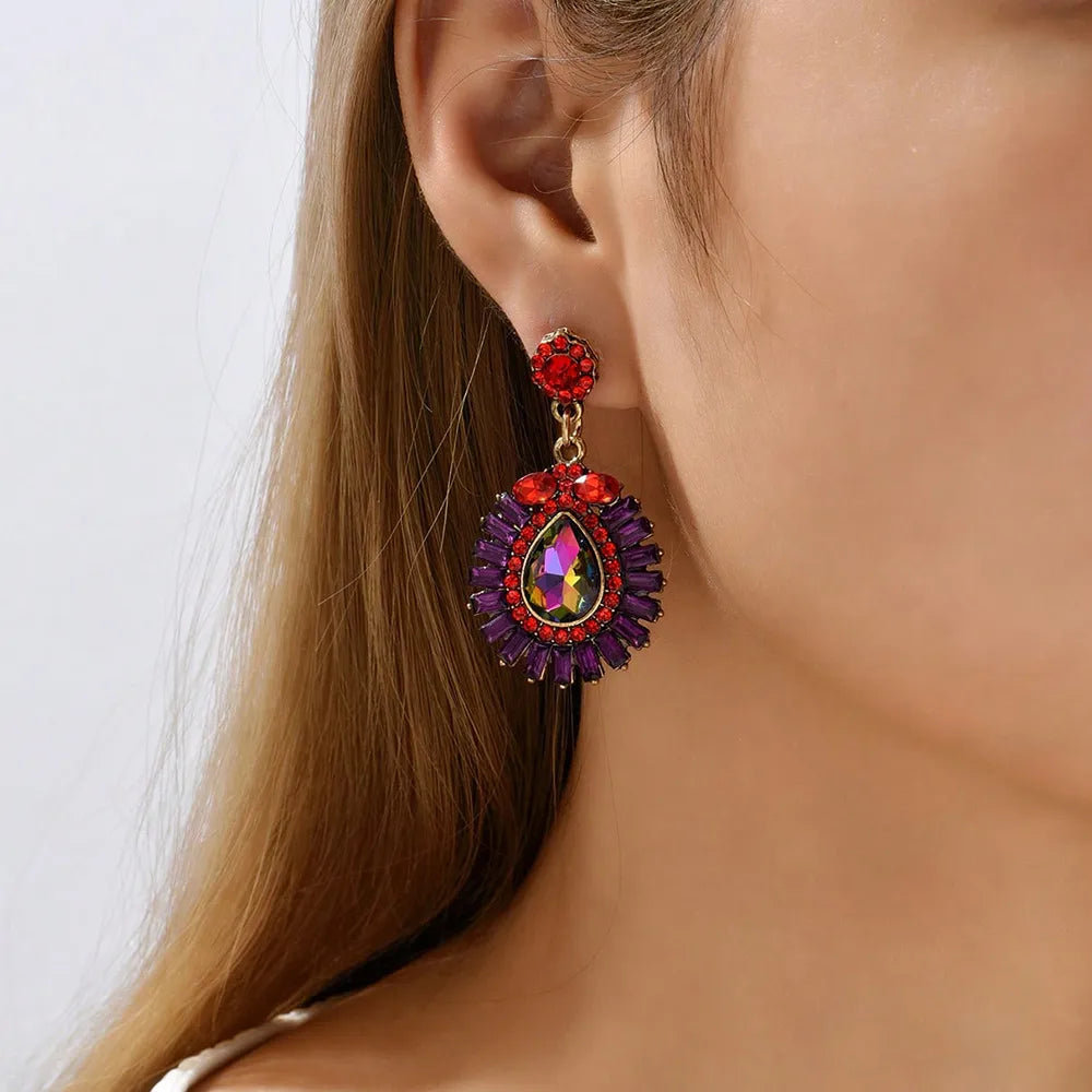 Gemstone Teardrop Pattern Earring