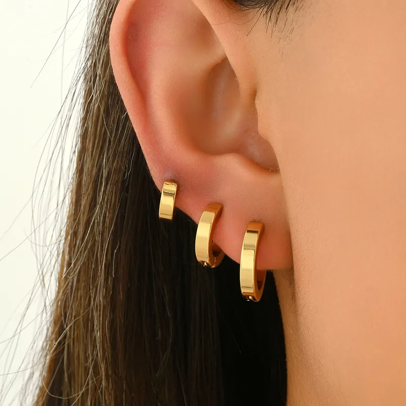 Minimal Gold Hoop Earrings