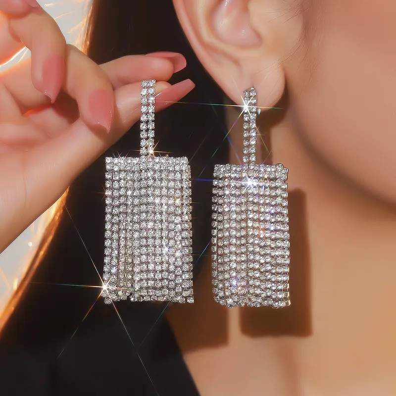 Glam Shiny Drop Earring