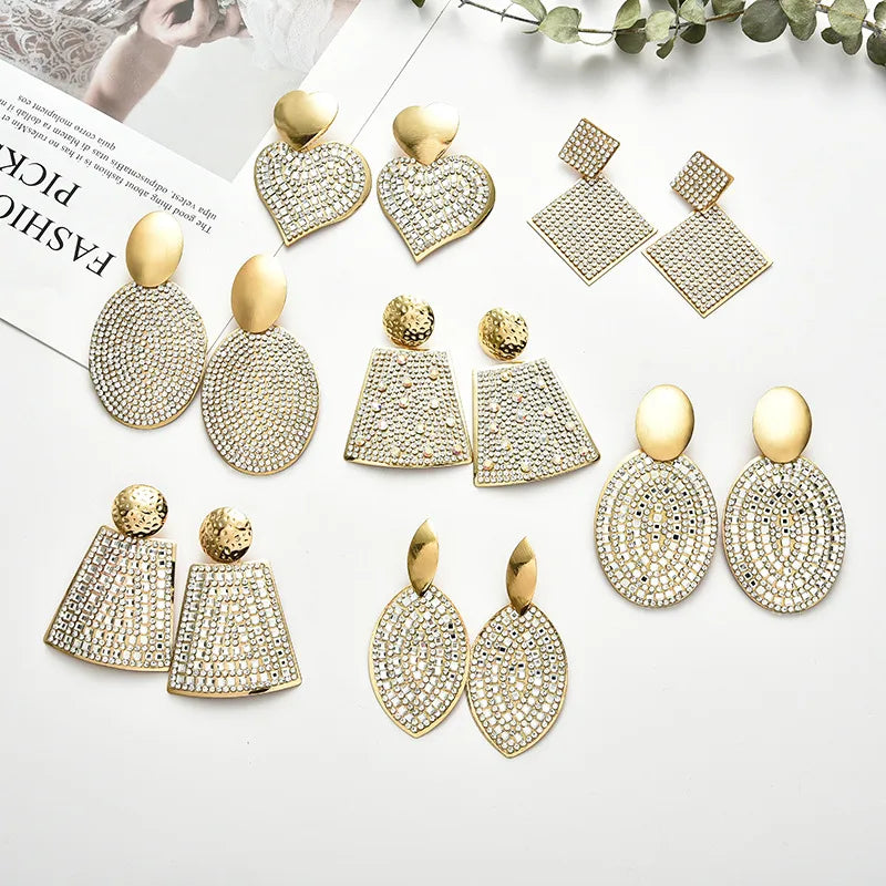 Oval Geometric Pearl Earring