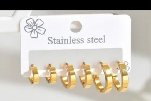 Minimal Gold Hoop Earrings